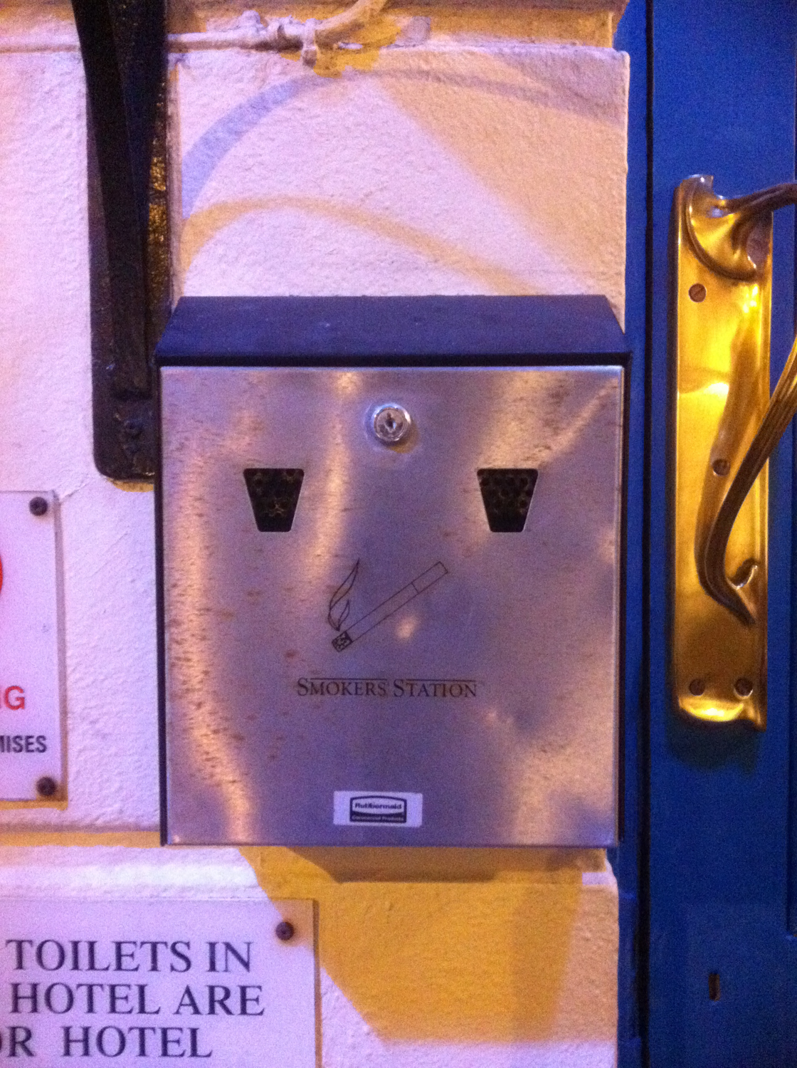 pareidolia, Faces in things